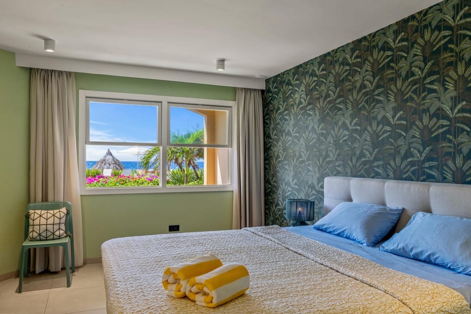 Bed, Bedroom, towels, air conditioner