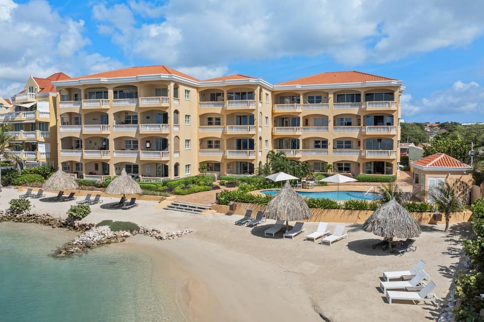 Property building, Beach, Pool view, Sea view, Swimming pool, sunbed