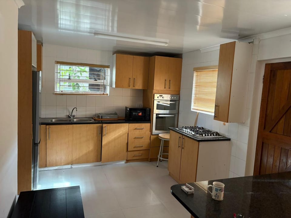 2 Elwyn Road Apartment in Cape Town