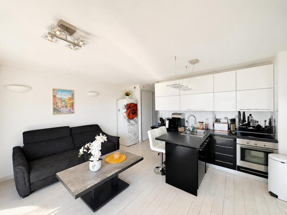 Terrasse vue mer et montagne – Calvi centre et plage Apartment in Calvi