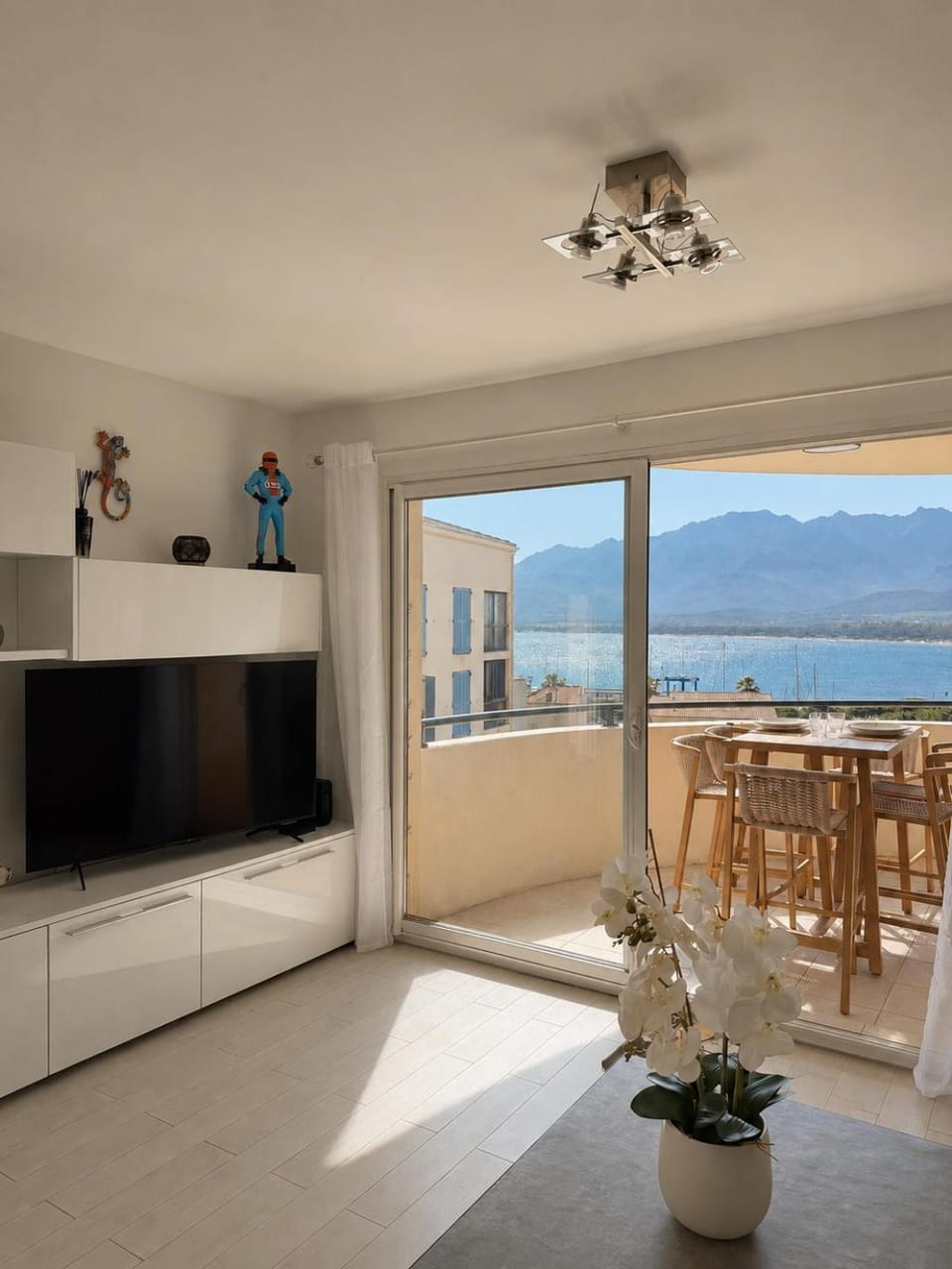 Terrasse vue mer et montagne – Calvi centre et plage Apartment in Calvi