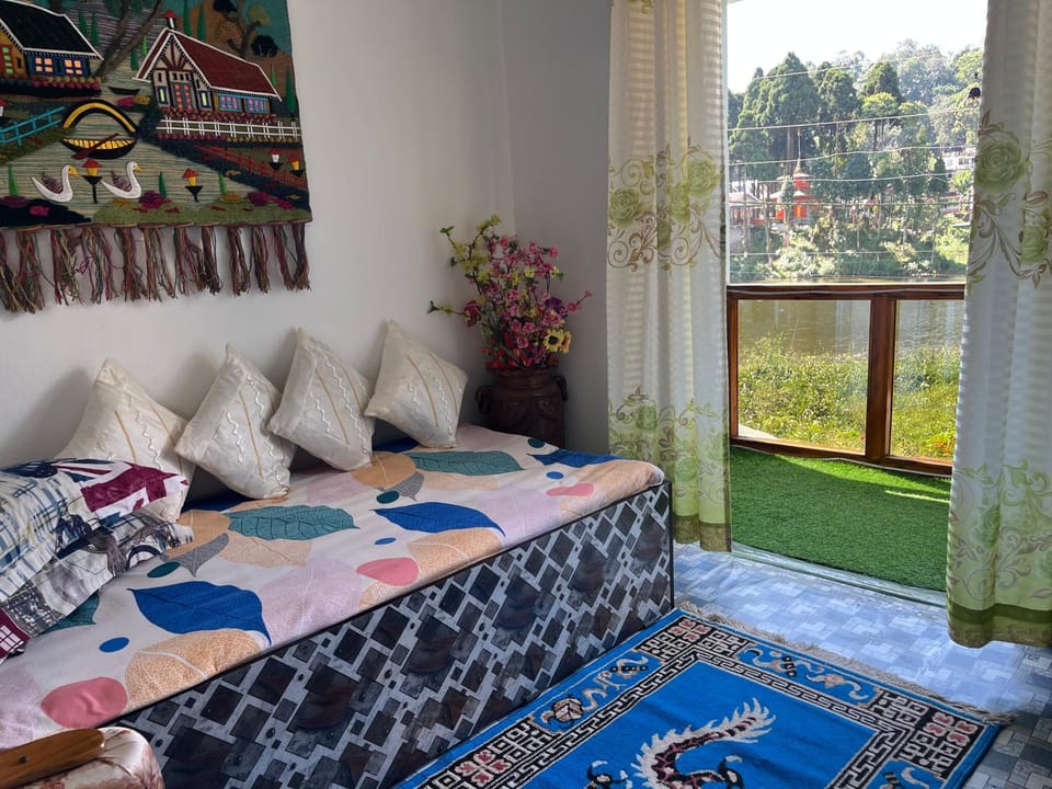 Bed, View (from property/room), Balcony/Terrace