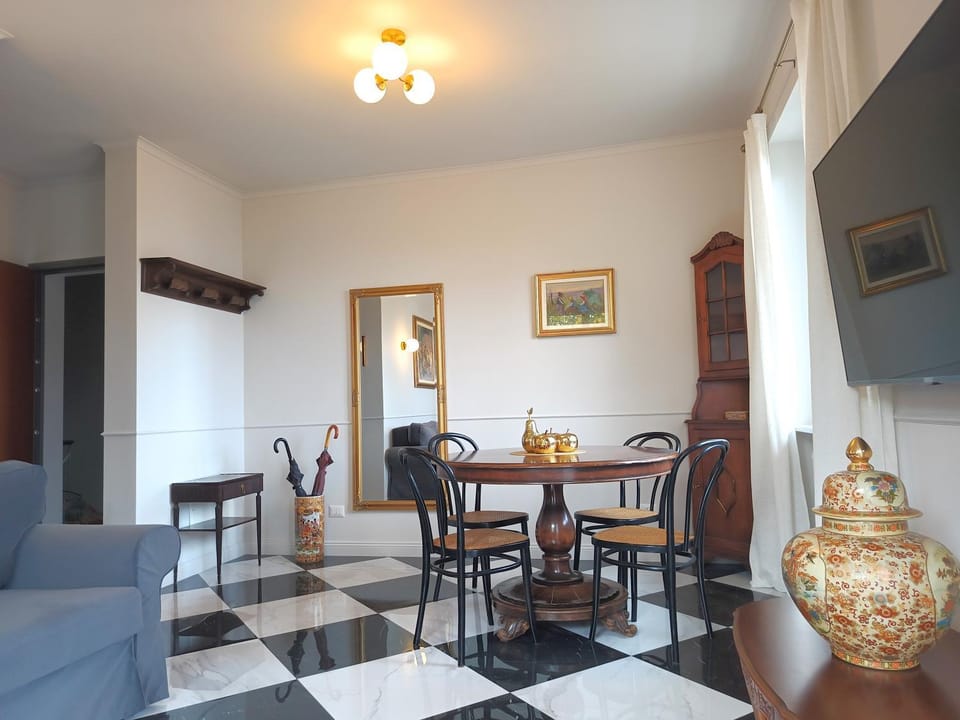 Lake Maggiore GEM Apartment in Stresa