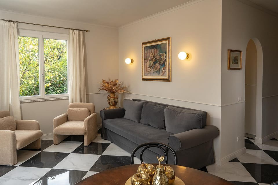 Lake Maggiore GEM Apartment in Stresa