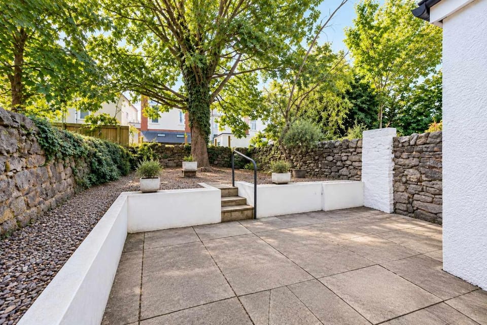 Garden view, Garden view