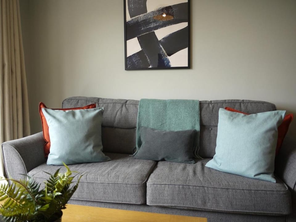 Deluxe Seaside Flat easy access Apartment in Westward Ho