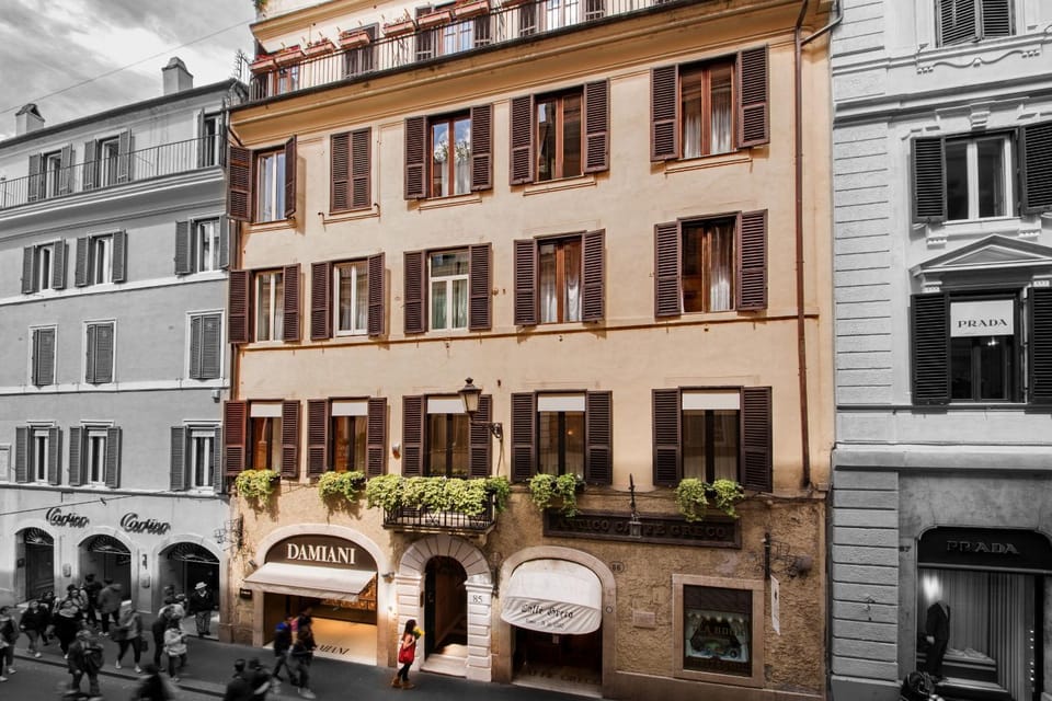 Facade/entrance