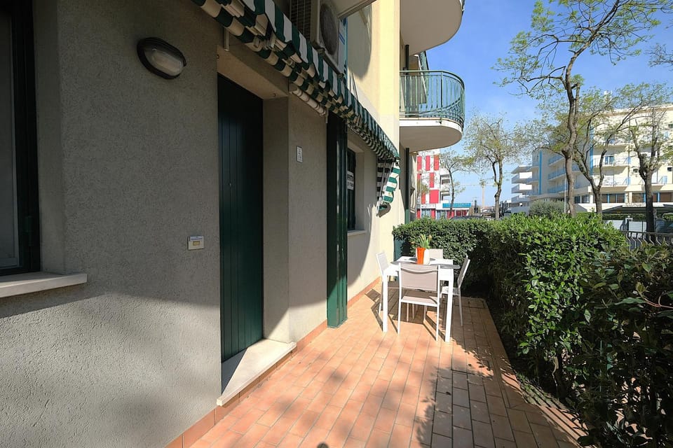 Trilocale piano terra con doppi servizi Piazza Aurora 100m dal mare - Family Apartment Apartment in Lido di Jesolo
