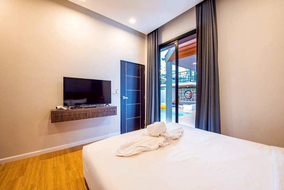 Ice Dragon Pool Villa ไอซ์ดราก้อน พูลวิลล่า Villa in Pattaya City