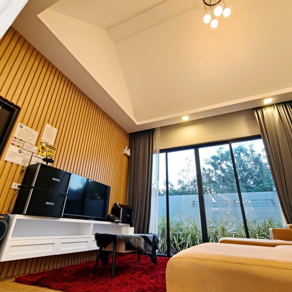 Ice Dragon Pool Villa ไอซ์ดราก้อน พูลวิลล่า Villa in Pattaya City