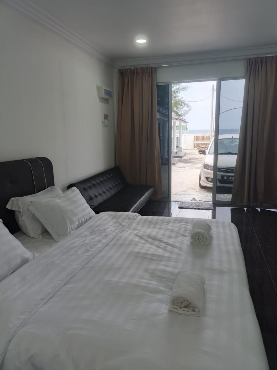 Bed, View (from property/room), Balcony/Terrace, Seating area, Bedroom, Sea view, towels, air conditioner