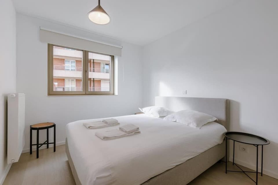 Stylish Family-Friendly Ostend Retreat, Close to Harbor and Free Parking Apartment in Ostend