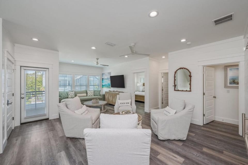 Aviary- New! Sleeps 24! Oceanview! 5 min to beach! House in South Walton County