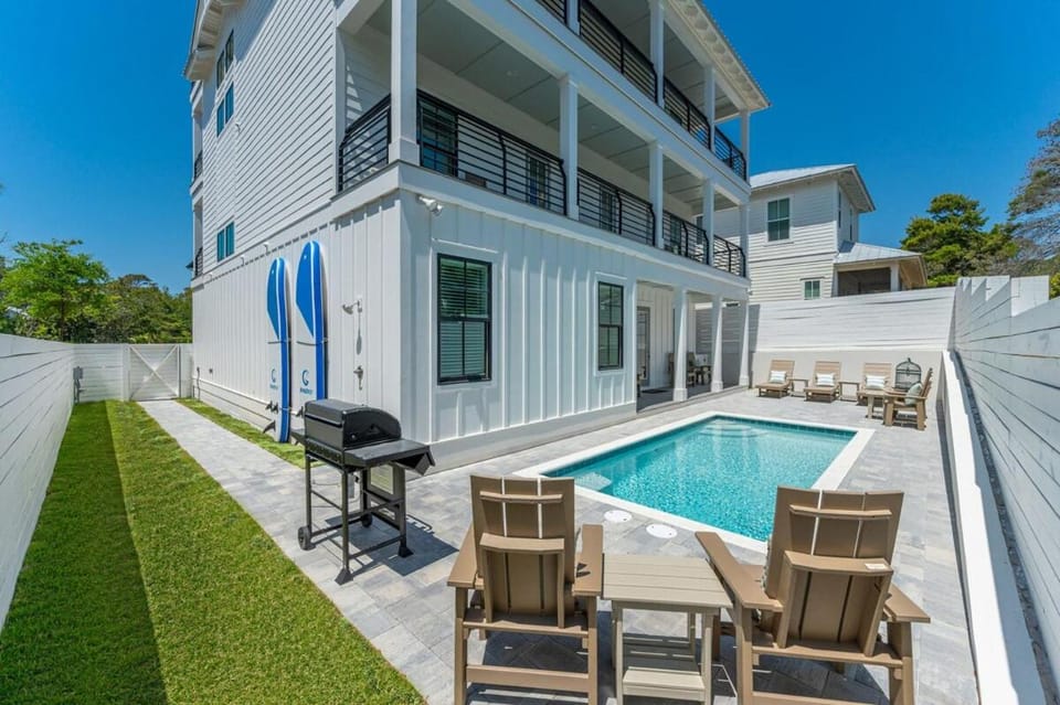 Aviary- New! Sleeps 24! Oceanview! 5 min to beach! House in South Walton County