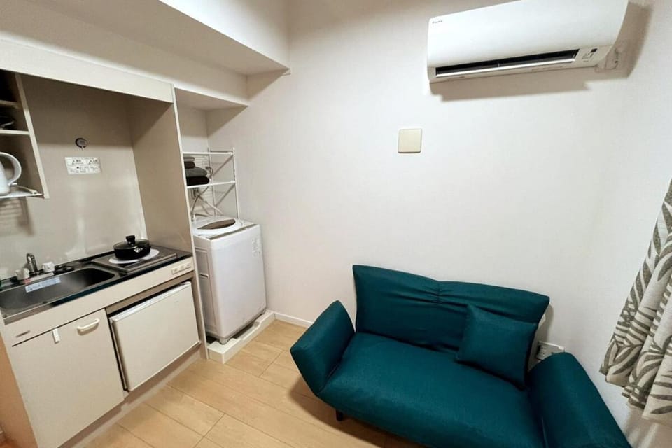 Shinjuku 5 min, 1 min walk from Shinnakano Station, Room 202 Apartment in Japan