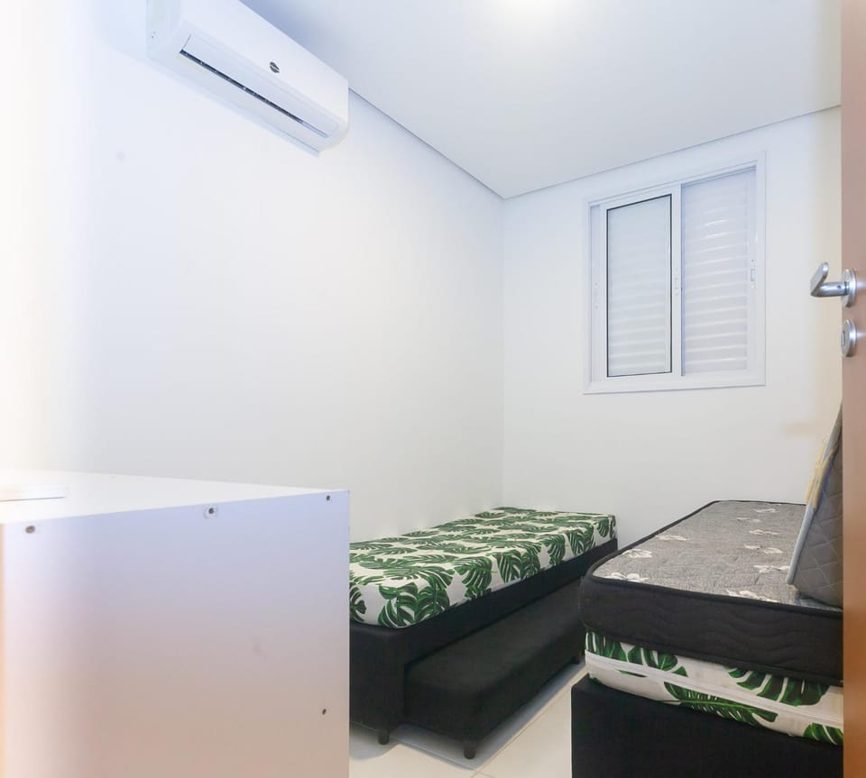 Bed, Bedroom, air conditioner
