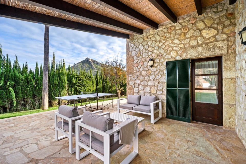 Can Segue Villa in Raiguer