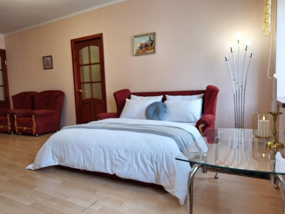 Сапсан-3, Мережа квартир AlexApartments, Документи для відрядження, Двокімнатна квартира, встановлена зарядна станція ЕкоФло EcoFlow, Електрика та світло є завжди Apartment in Ukraine