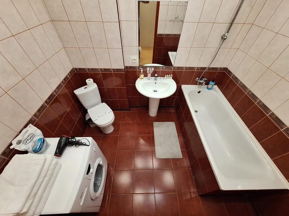 Сапсан-3, Мережа квартир AlexApartments, Документи для відрядження, Двокімнатна квартира, встановлена зарядна станція ЕкоФло EcoFlow, Електрика та світло є завжди Apartment in Ukraine