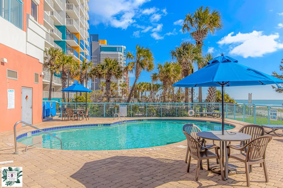 Beautifully Renovated Oceanfront 1BR! Roxanne Towers 303 House in Myrtle Beach