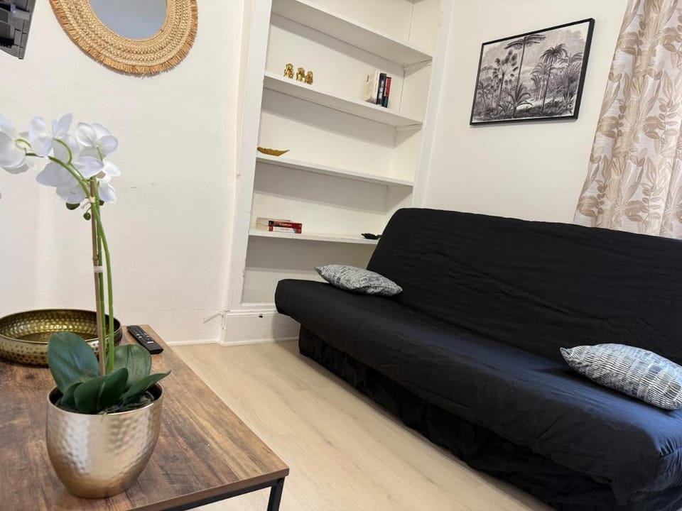 SWEET HOME : Votre havre de paix au cœur d'épernon Apartment in Centre-Val de Loire