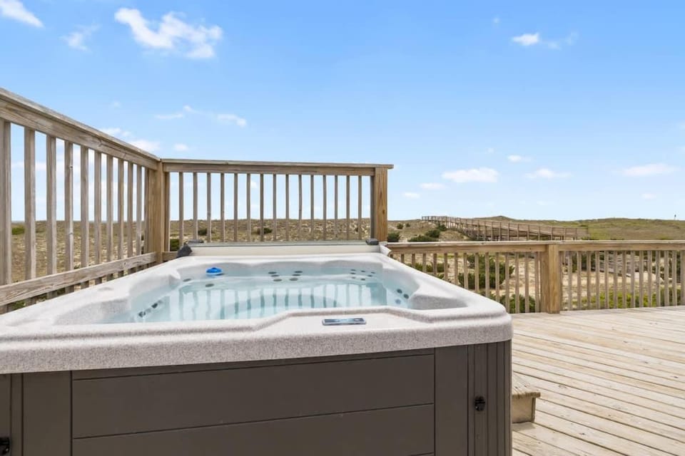 Elegant Updated Oceanfront Home with Pool & Hot Tub House in Outer Banks