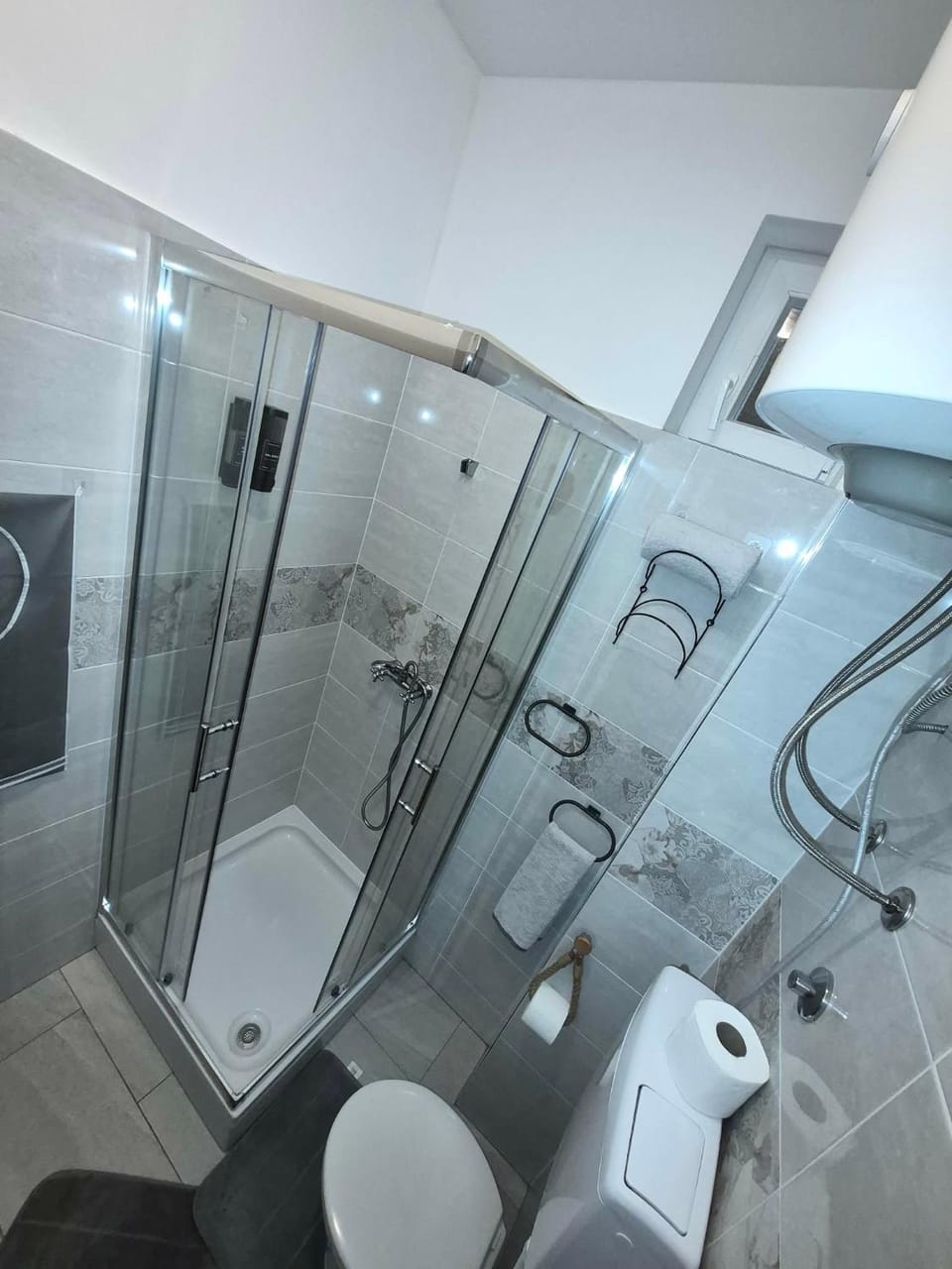 Shower, Bathroom, towels