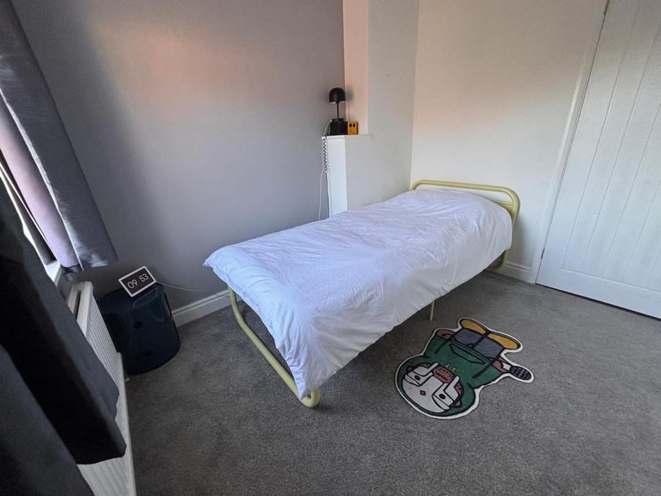 Ashbourne Market Place Holiday Cottage House in East Staffordshire District