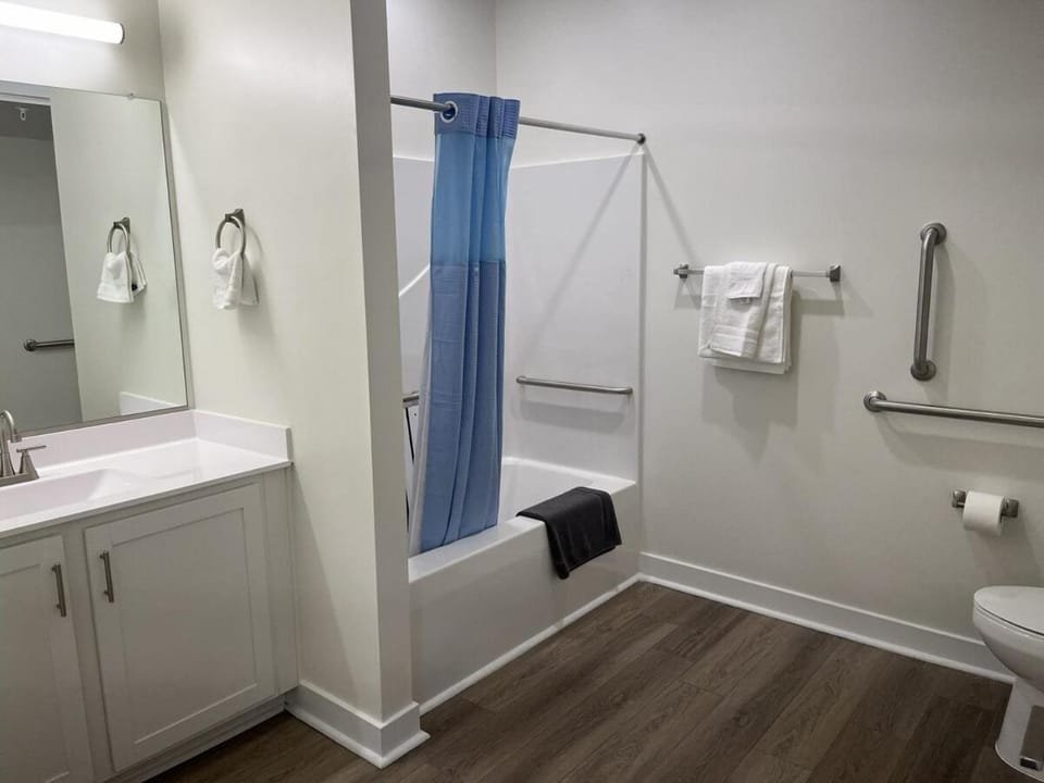 Monthly One Bedroom Apt 101 - Church Hill North of Richmond Apartment in Church Hill