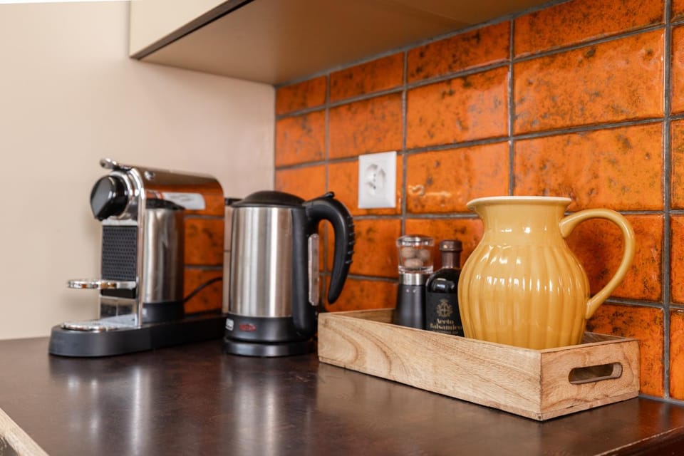 Coffee/tea facilities, Kitchen or kitchenette