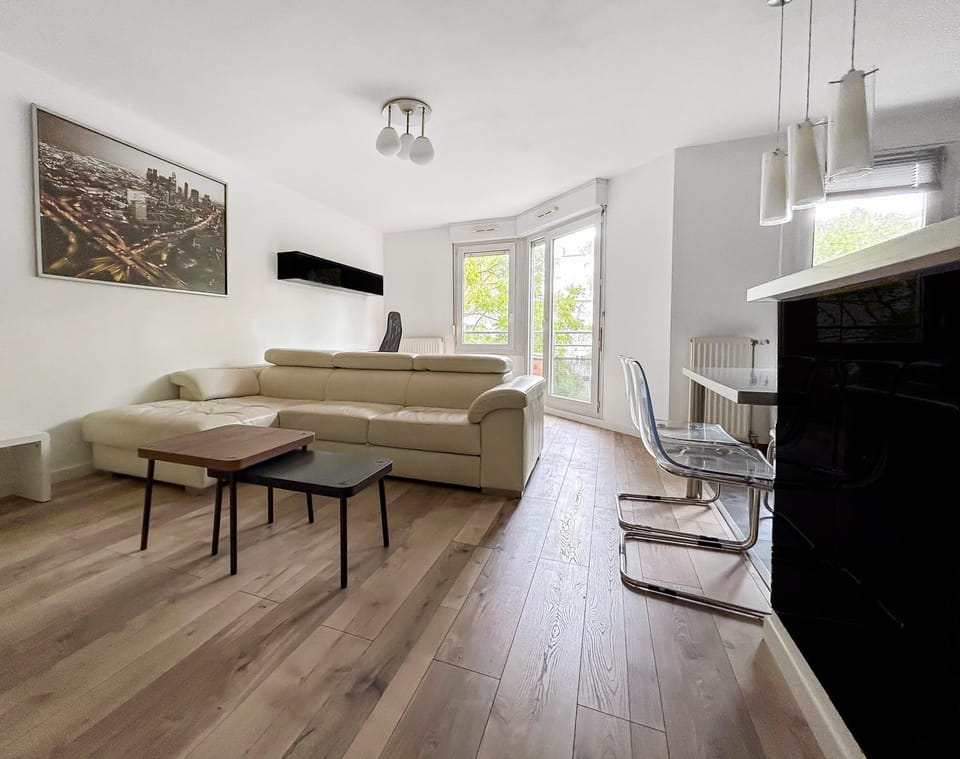 T2 lumineux avec balcon à Villiers-sur-Marne Apartment in Noisy-le-Grand