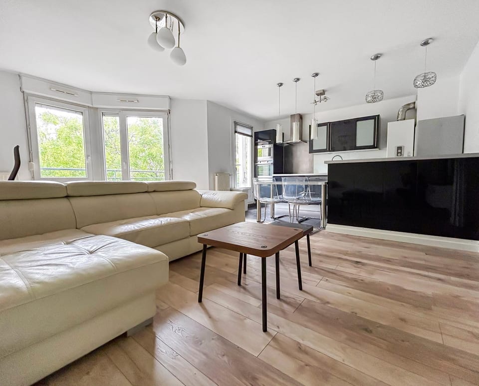 T2 lumineux avec balcon à Villiers-sur-Marne Apartment in Noisy-le-Grand