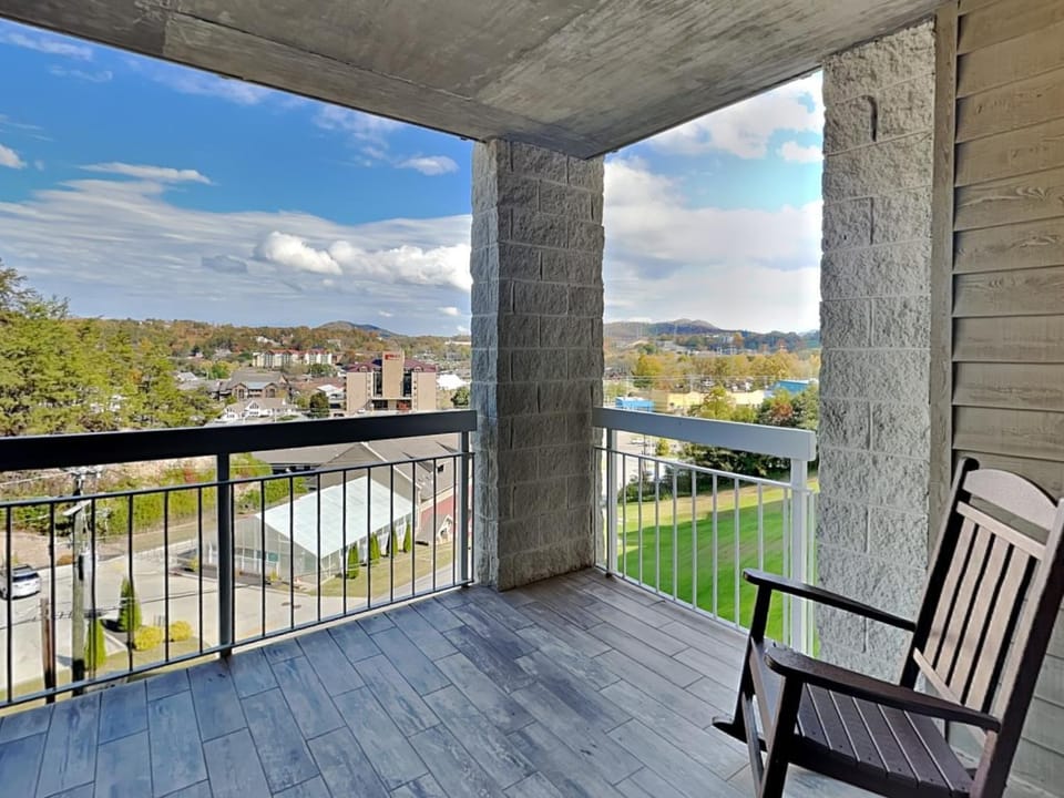 My Favorite Place Whispering Pines 112 Apartment in Pigeon Forge