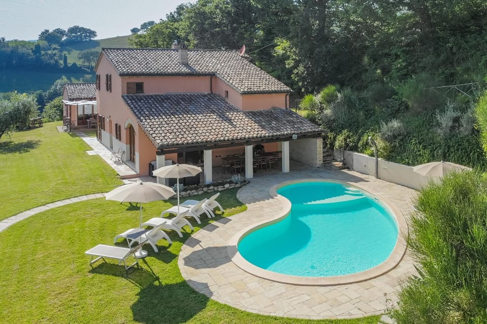 Property building, Garden, Swimming pool