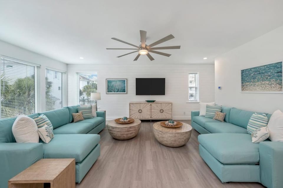 7BR Designer Home, Pool & Steps to Beach - Sundial House in Miramar Beach