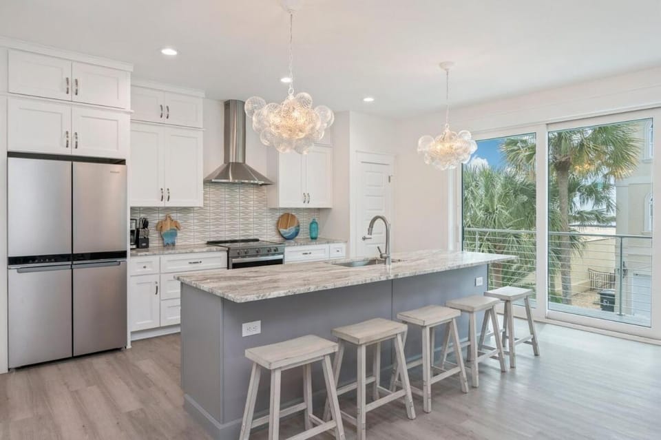 7BR Designer Home, Pool & Steps to Beach - Sundial House in Miramar Beach