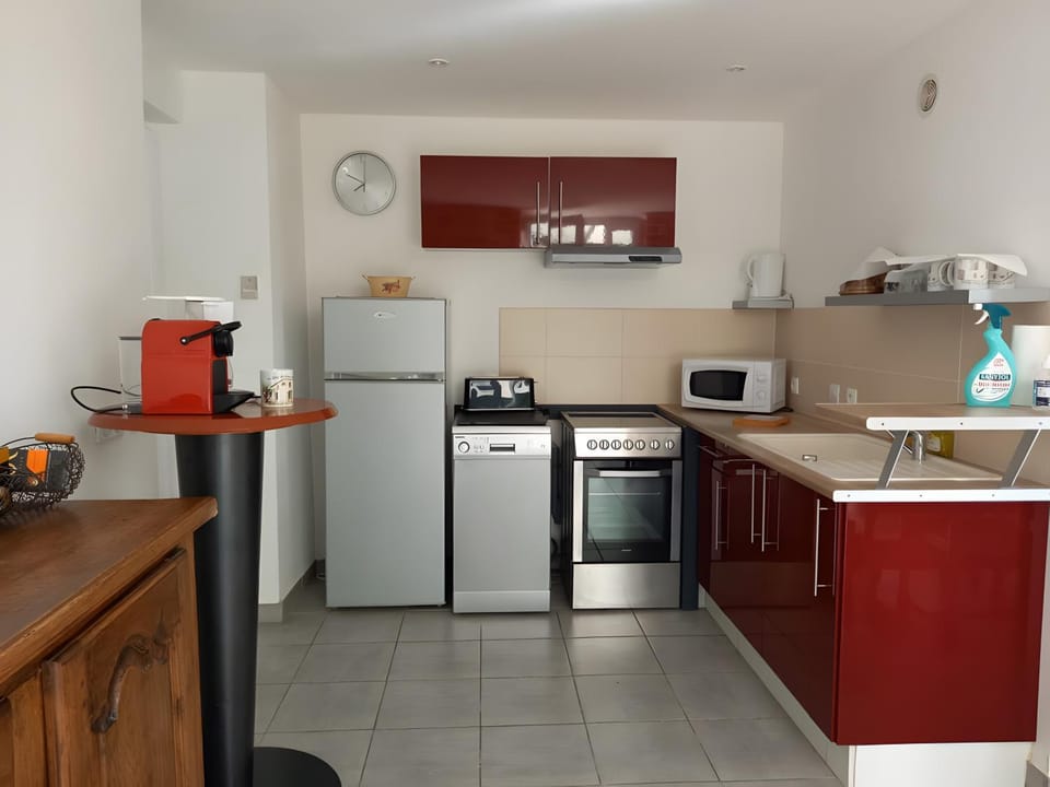 Kitchen or kitchenette, Living room