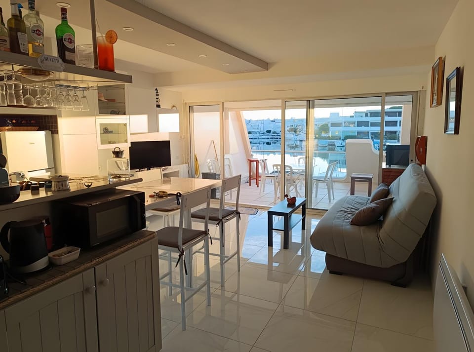 Property building, Living room
