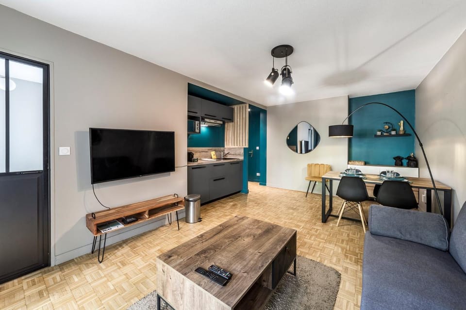 Kitchen or kitchenette, Living room