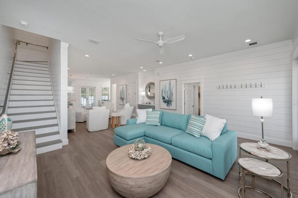 NEW! Symphony! Sleeps 18 - Pool - Golf Cart House in South Walton County