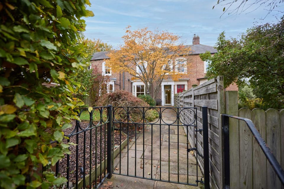 Property building, Garden