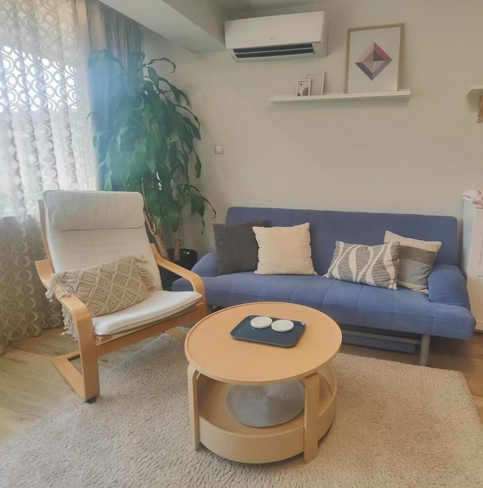 Chaika Studio Apartment in Varna