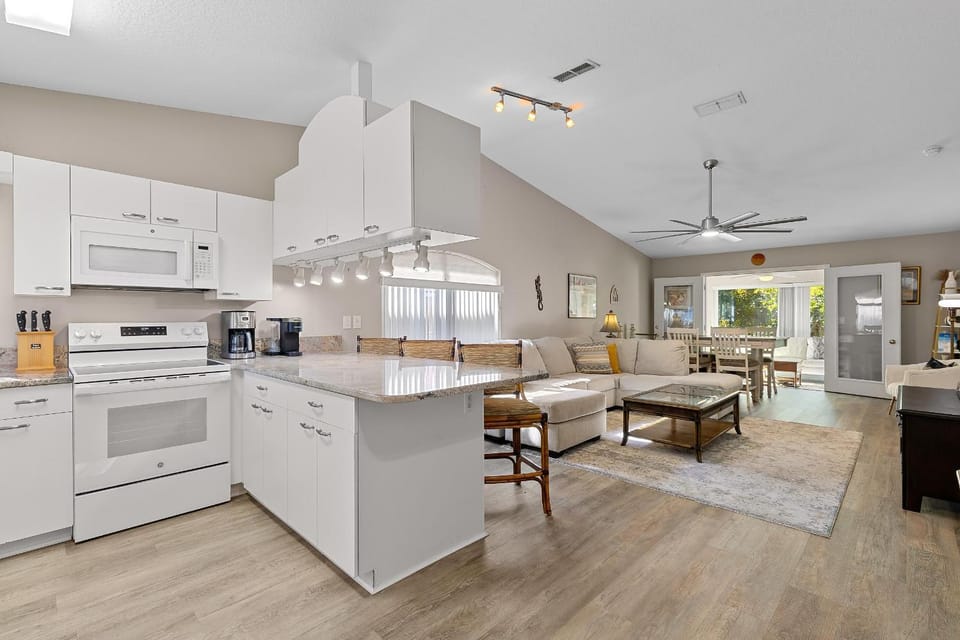 Beachside Bungalow House in New Smyrna Beach