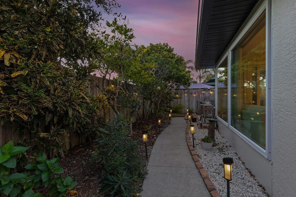 Beachside Bungalow House in New Smyrna Beach