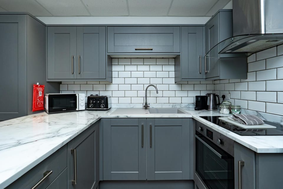 Open Mind Property -2BR Flat Commercial Road Apartment in Portsmouth