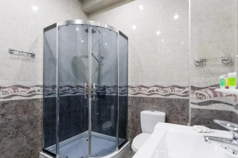 Shower, Bathroom, towels