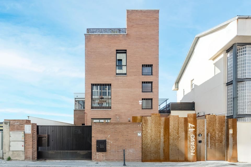 Property building, Facade/entrance