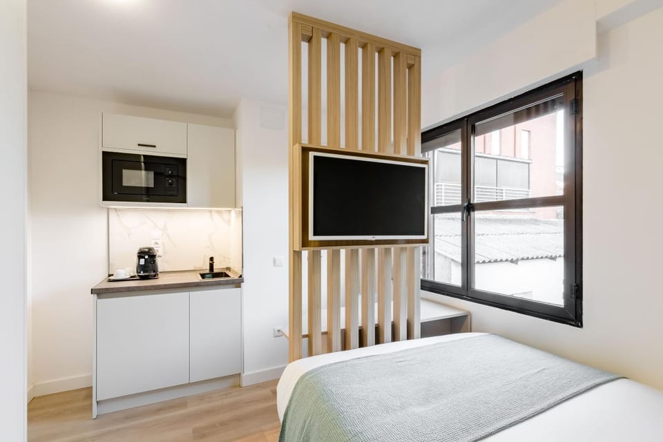 TV and multimedia, Photo of the whole room, Bedroom
