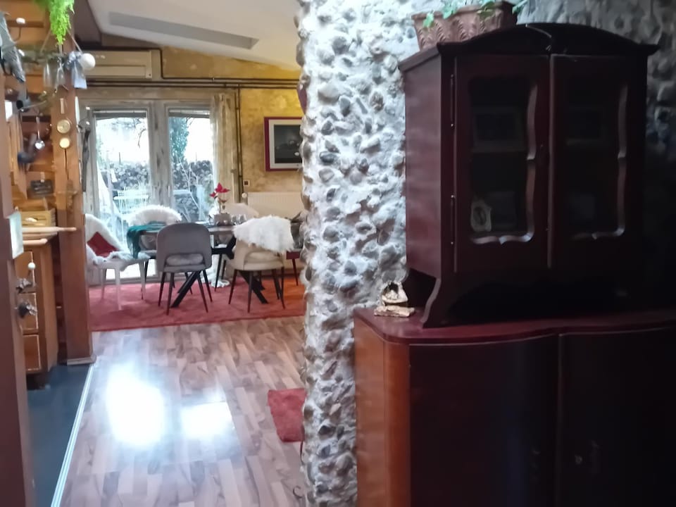 Property building, Seating area