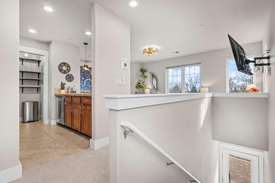 The Revive Loft with Balcony, Workspace and Bikes Apartment in Fort Collins